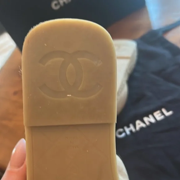 Chanel Black and Beige Mules with CC Design Sz 7 New w defects-store display - Picture 9 of 16